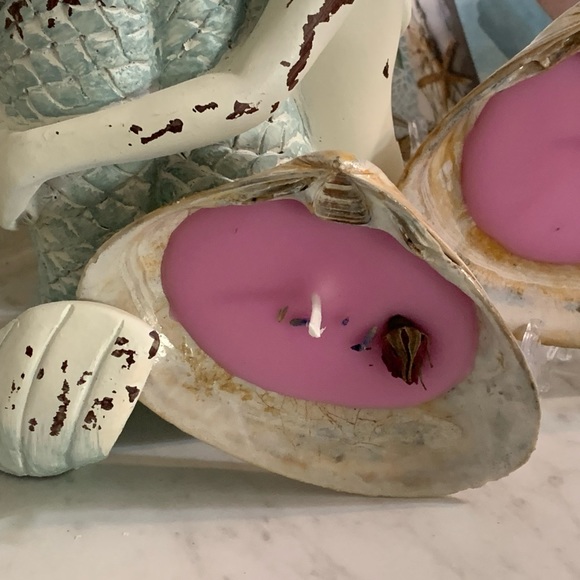 Shabby Chic Boho Shell Decor - Soy Wax Seashell Tea Light Candles- Set of Two - Picture 11 of 16